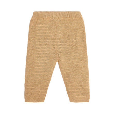 Gebreid babybroekje van Little Dutch in warme zandtint