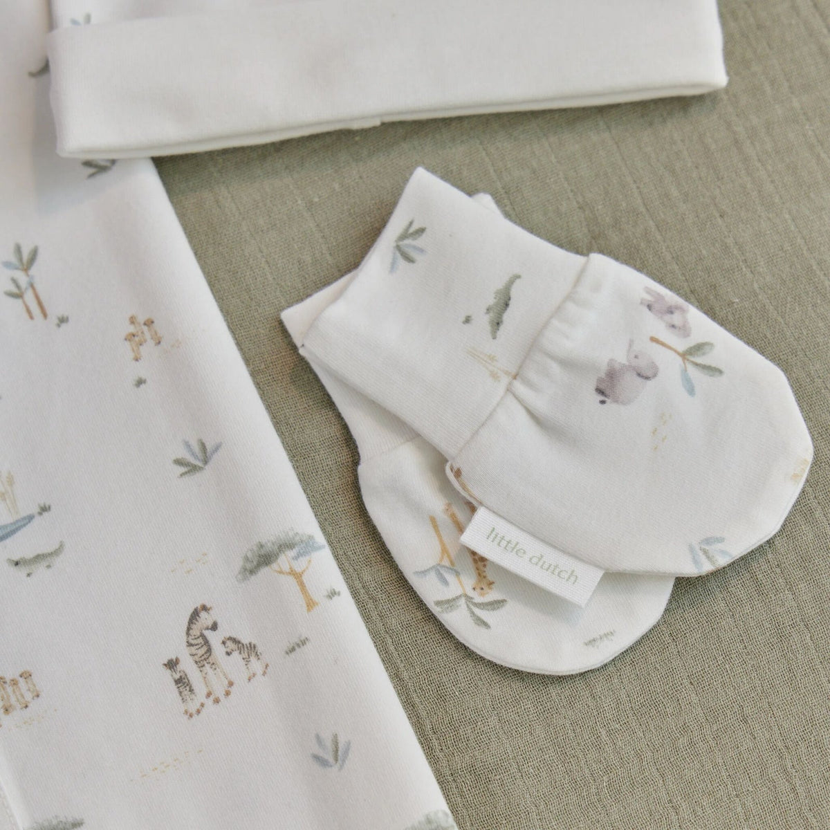 Little Dutch Little Safari krabwantjes in creme met safariprint
