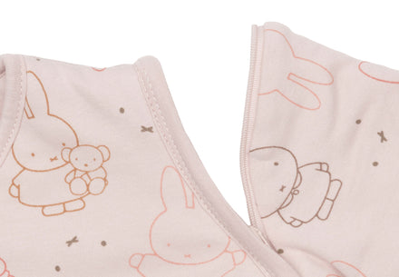 Close-up van de veilige rits van de Jollein Miffy Moments slaapzak Silk Rose, babyslaapzak bij De Gele Flamingo