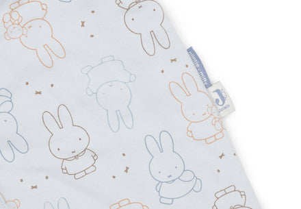Jollein babyslaapzak Miffy Moments Cloud Blue, detail van de afritsbare katoenen mouw, De Gele Flamingo