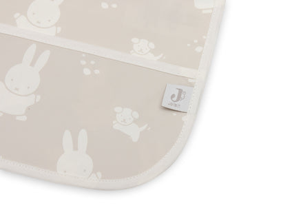 * Jollein Slab Waterproof Met Mouw Miffysnuffy | Nougat