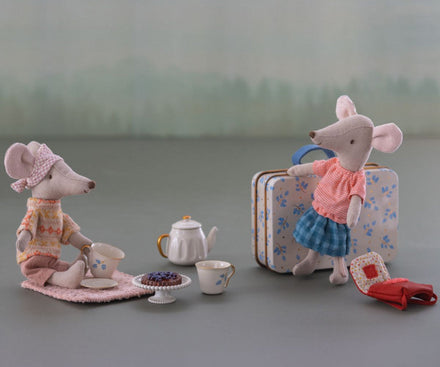 Maileg High Tea Mouse | Blue Madelaine *