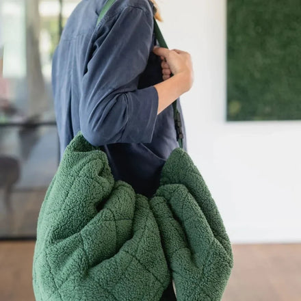 Play&Go Soft Teddy speelkleed Evergreen met verstelbare schouderband om mee te dragen