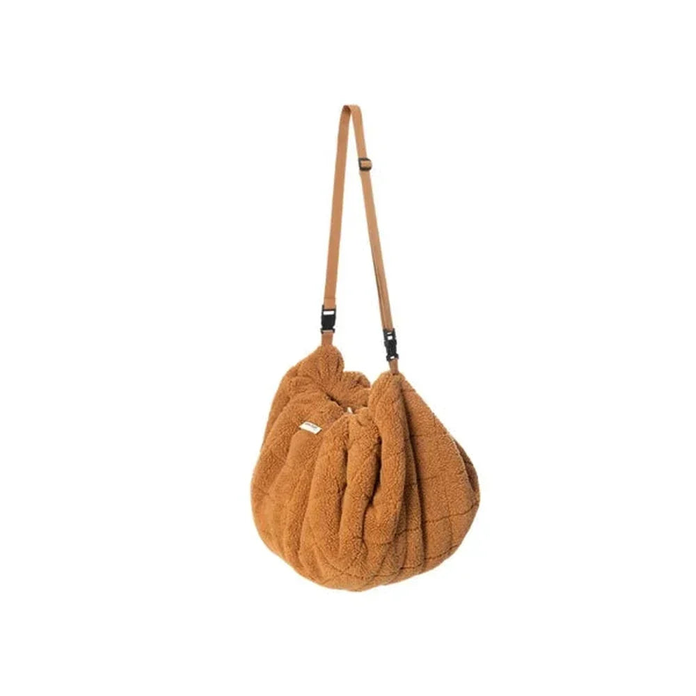 Play&Go speelkleed Brown Teddy in gebruik als speelplek voor kinderen