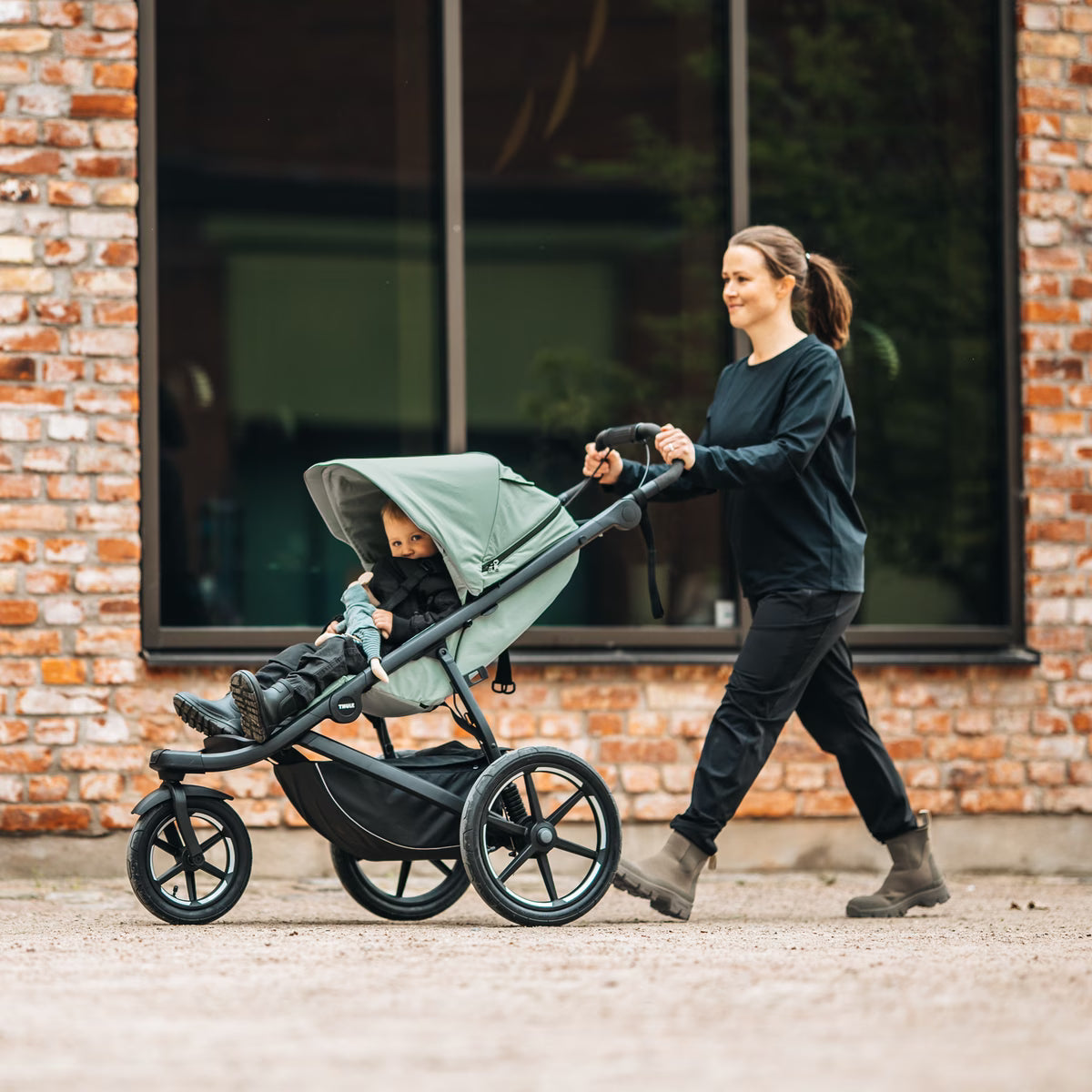 Thule Urban Glide 3 Kinderwagen Met Magnetische Gesp | Dark Slate