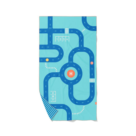 Quut Play Towel Strandhanddoek Medium | On The Road 140x70cm