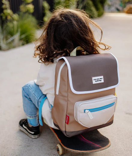 Hello Hossy Rugzak Mini Walnut | 2-5Y