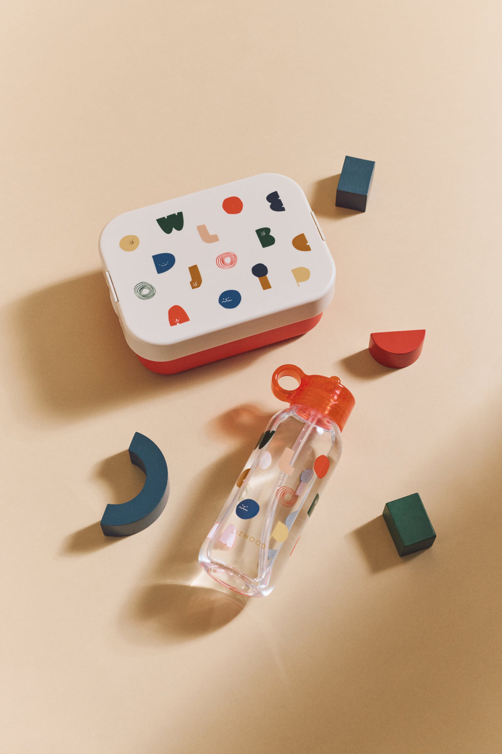 Liewood Chelsey Printed Lunchbox Set | Characters / Sandy