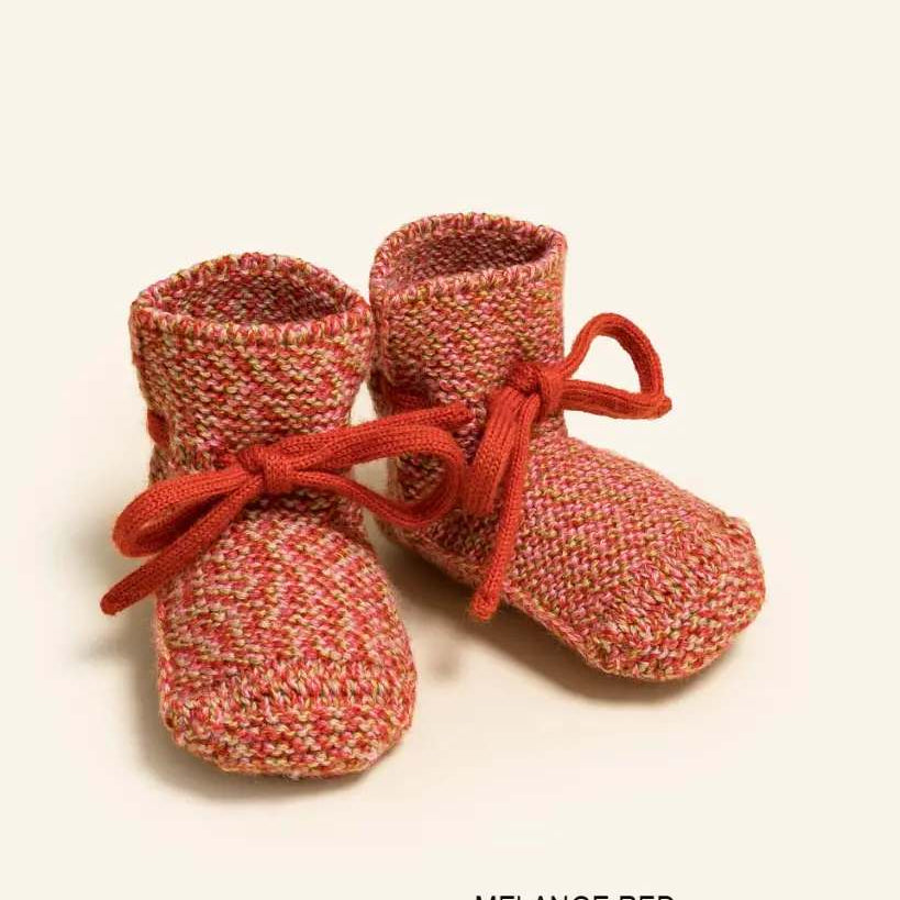 Hvid Booties babyslofjes van merinowol in gemêleerd rood, vooraanzicht
