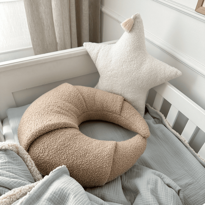 Cotton & Sweets Borstvoedingskussen | Boho Boucle Chocolate Croissant