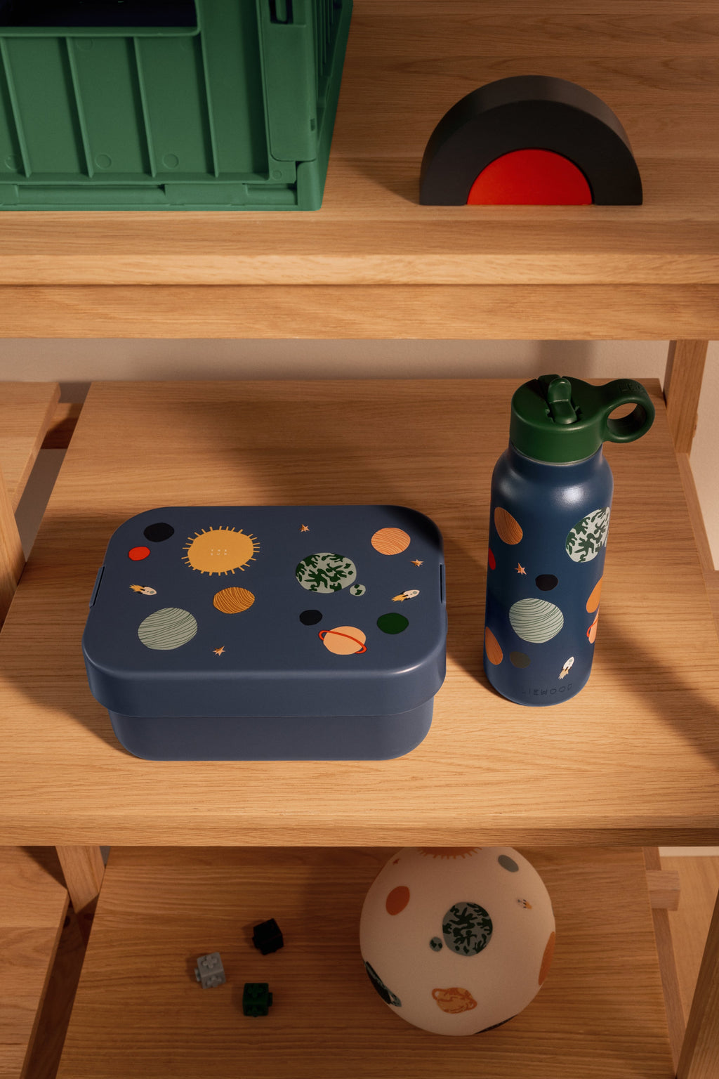 Liewood Chelsey Printed Lunchbox Set | Universe / Classic Navy