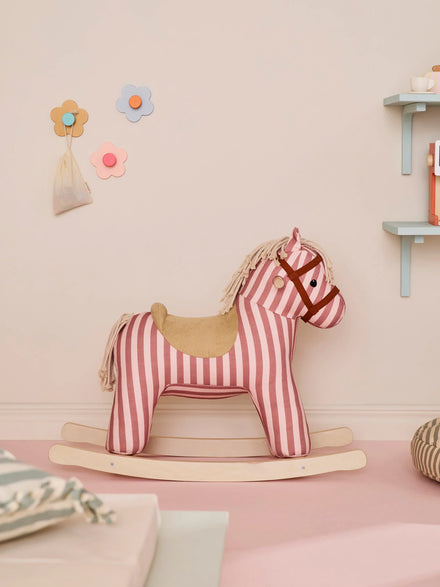 Kid's Concept hobbelpaard Mila in de kinderkamer