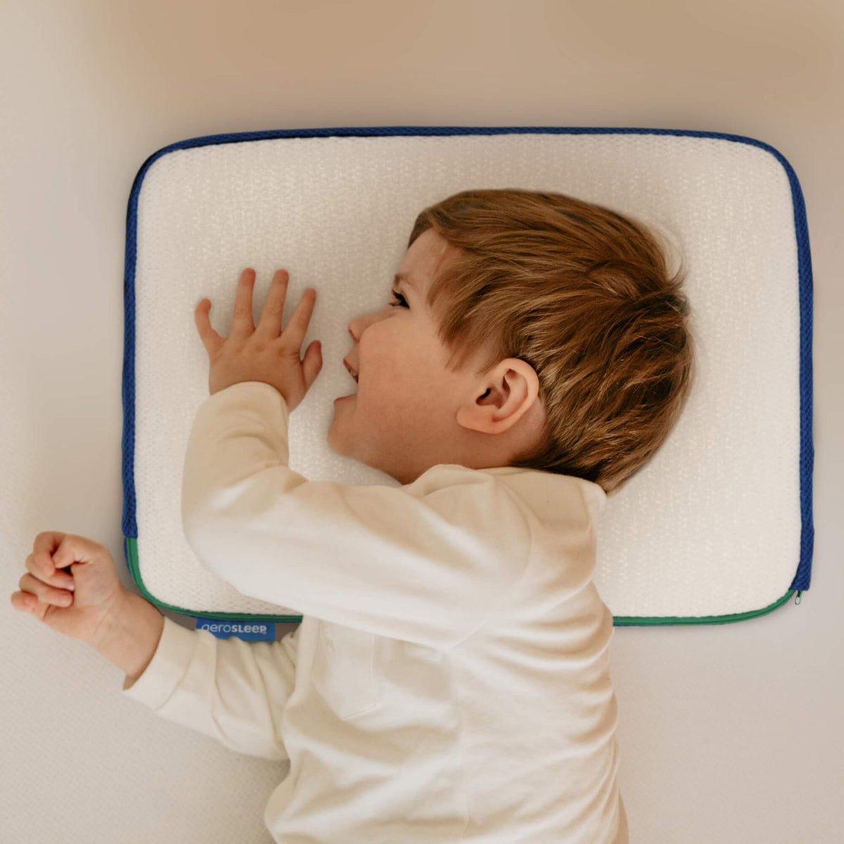 Aerosleep babykussen, op witte achtergrond