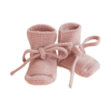 Hvid Booties Powder op witte achtergrond