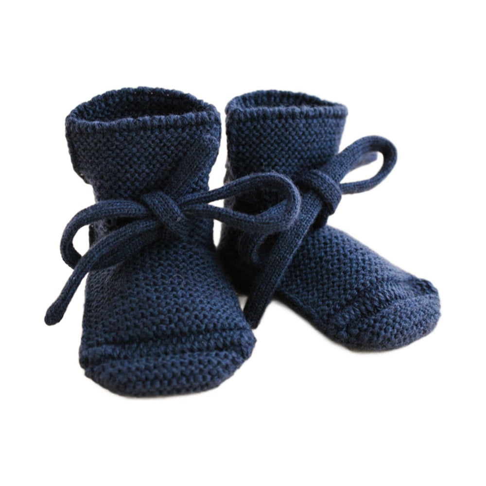 Hvid Booties Blue op witte achtergrond