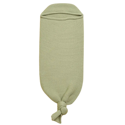 Hvid Cocoon in Mint omsluit je pasgeboren baby, verkrijgbaar bij De Gele Flamingo.