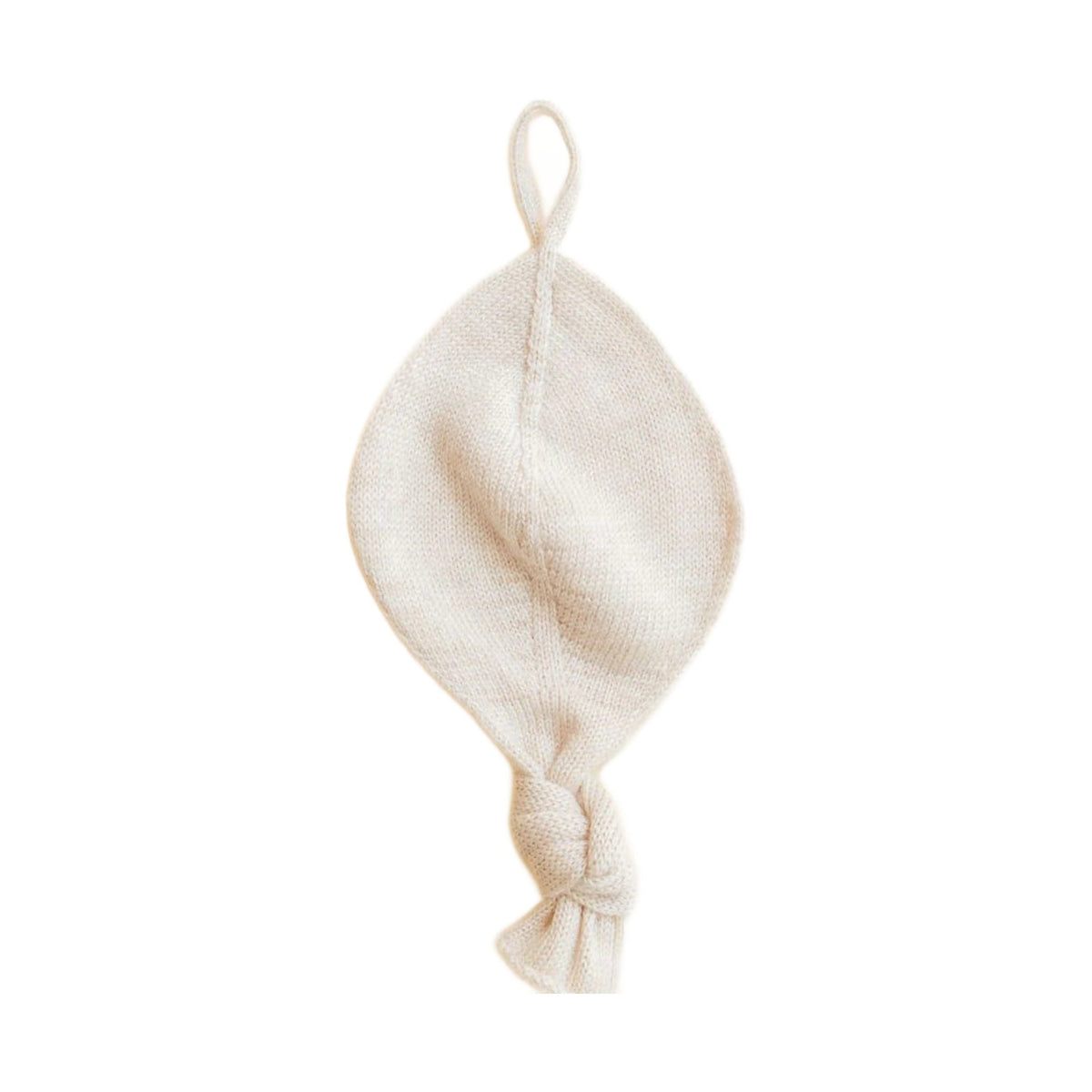 Hvid Fopspeendoekje Titi Cream op witte achtergrond