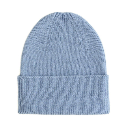 Hvid Newborn Beanie Fonzie Light Blue op witte achtergrond