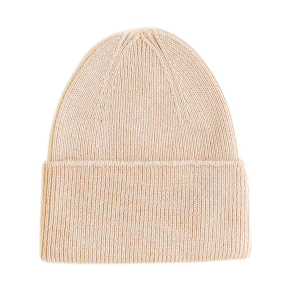 Hvid Newborn Beanie Fonzie Oat op witte achtergrond