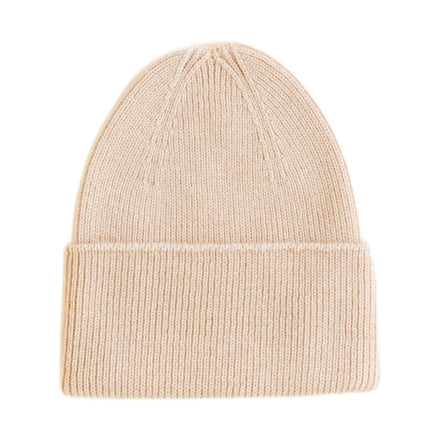 Hvid Newborn Beanie Fonzie Oat op witte achtergrond
