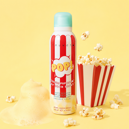 Inuwet doucheschuim popcorn in sfeerbeeld met popcorn