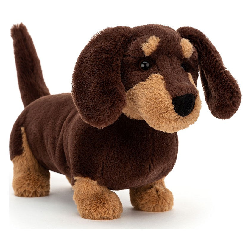 Jellycat Otto Sausage Dog knuffelteckel, schuin vooraanzicht