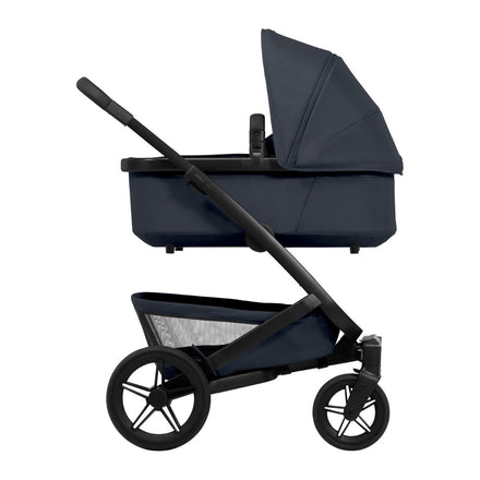 Joolz Kinderwagen Geo5 Complete Set Dark Navy Blue, reiswieg op het onderstel, ander aanzicht