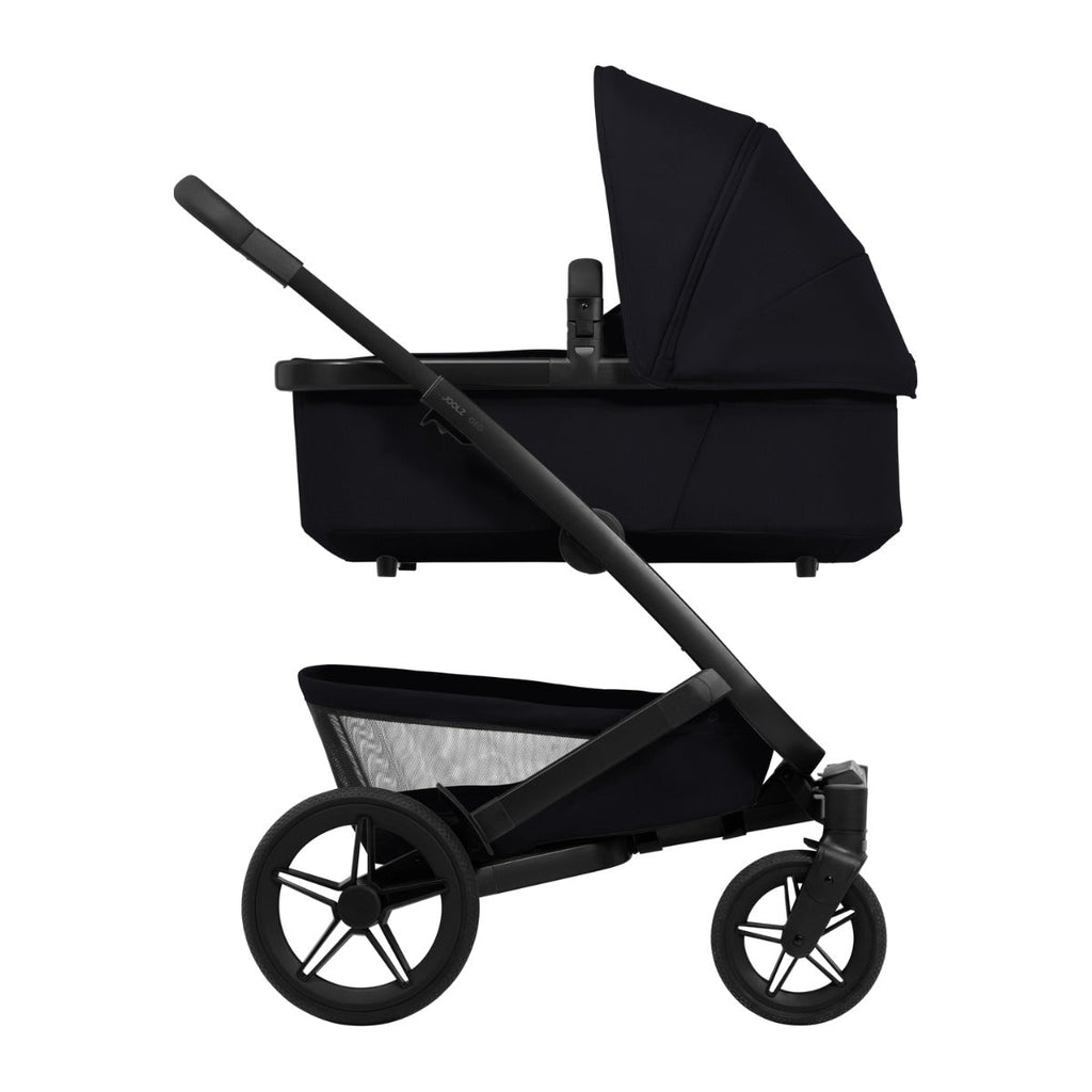 Joolz Kinderwagen Geo5 Complete Set Space Black, reiswieg op het onderstel, ander aanzicht