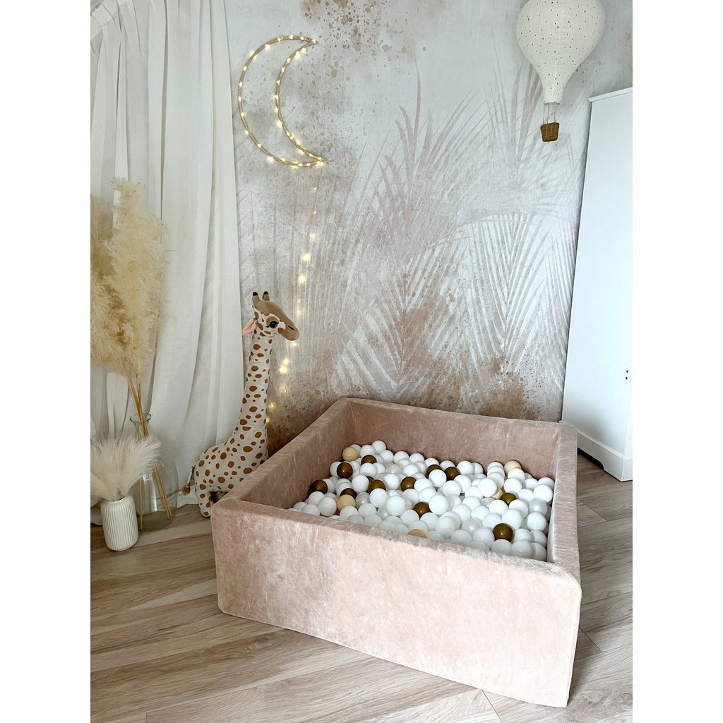 Moje vierkant ballenbad Soft Velvet beige voor een behang met pampasgras