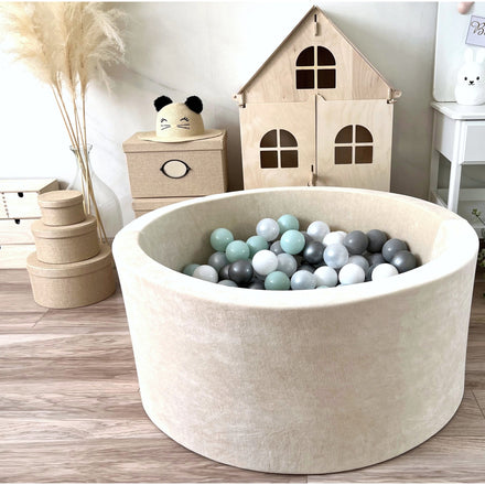 Moje ballenbad Soft Velvet ecru met witte, parelmoer, grijze, zilveren en mintgroene ballen