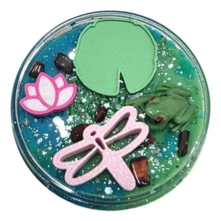 SensoryFun Sensory Dough PondLife bovenaanzicht met waterlelie en libelle