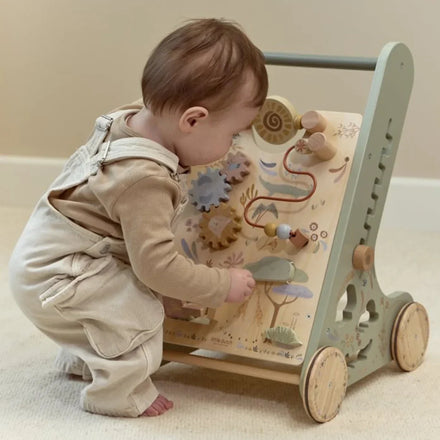 Little Dutch Activiteiten Loopwagen Safari Friends, houten loopwagen met safari-illustraties uit het gamma van De Gele Flamingo.