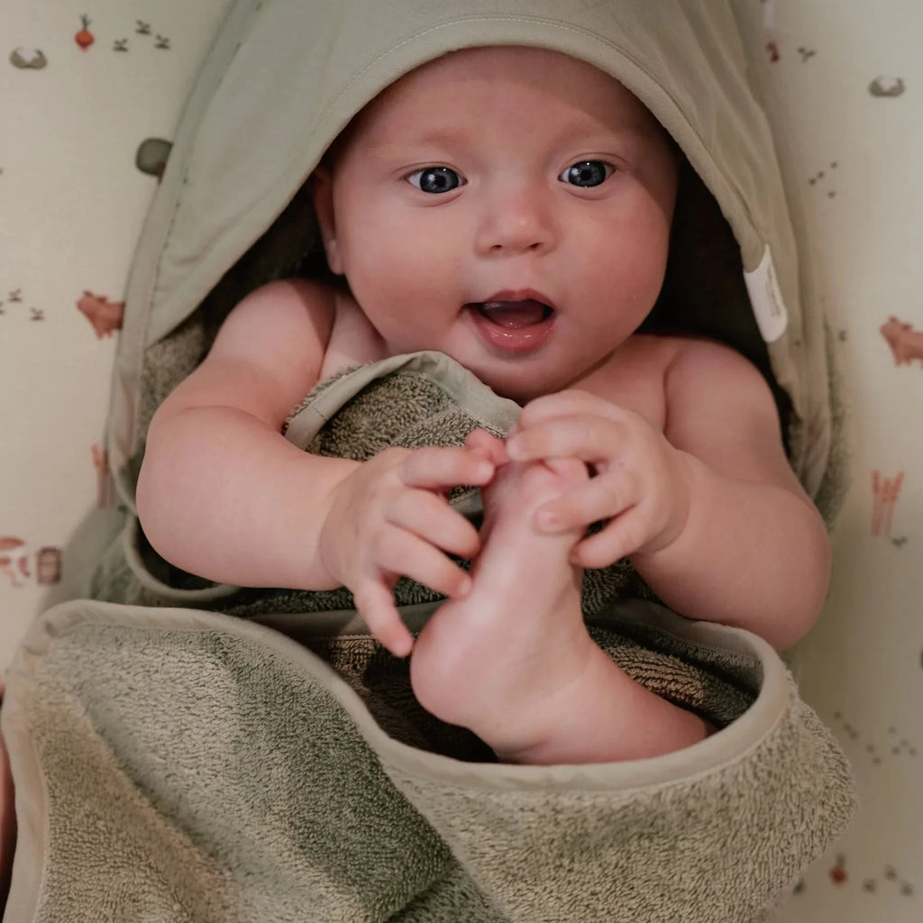 Little Dutch Badcape Little Farm 100x100 | Groen