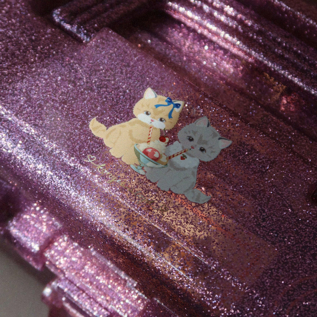 Konges Sløjd Speelkoffer Glam Me Up Suitcase Amour Pink, sfeerbeeld van de speelkoffer