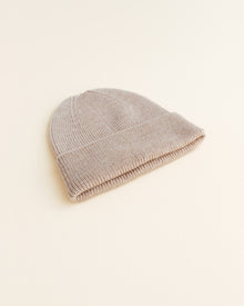 Hvid Newborn Beanie Fonzie | Sand