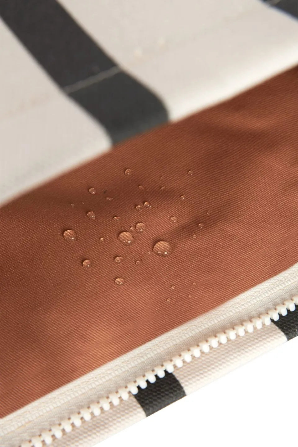 * Nobodinoz Portofino Toilettas 27x20x12cm | Black Stripes