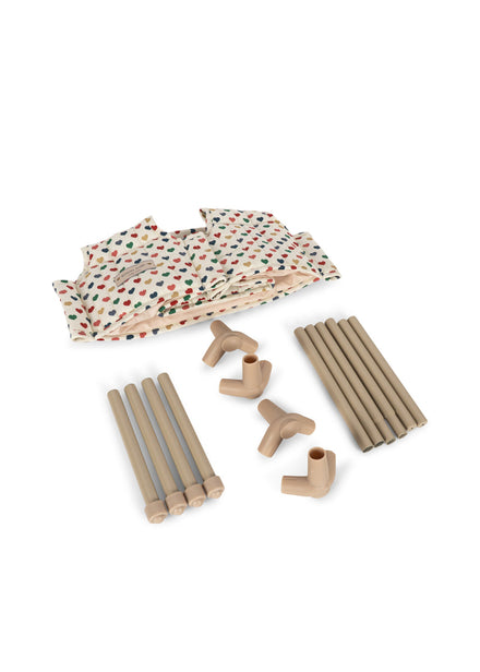 Konges Sløjd Poppenbedje Doll Travel Bed Coeur Coloré, zesde productfoto op witte achtergrond