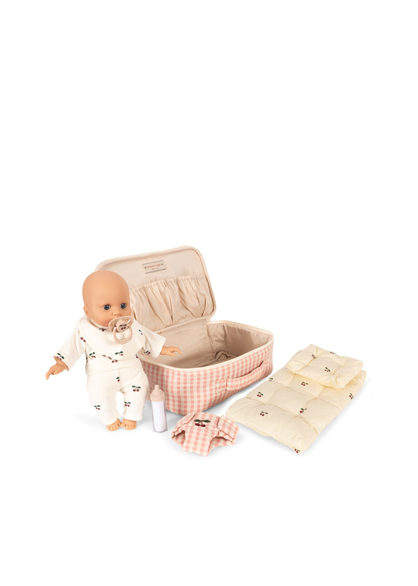 Konges Sløjd Poppenkoffer Baby Doll Nursery Suitcase Pink Check, poppenkoffer op witte achtergrond