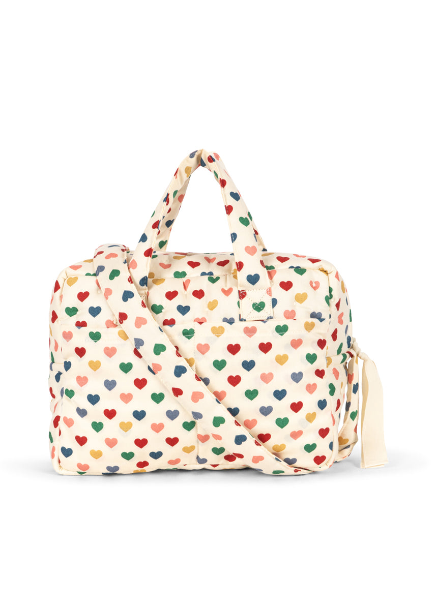 Konges Sløjd Poppentas Doll Bag Coeur Coloré, poppentas op witte achtergrond