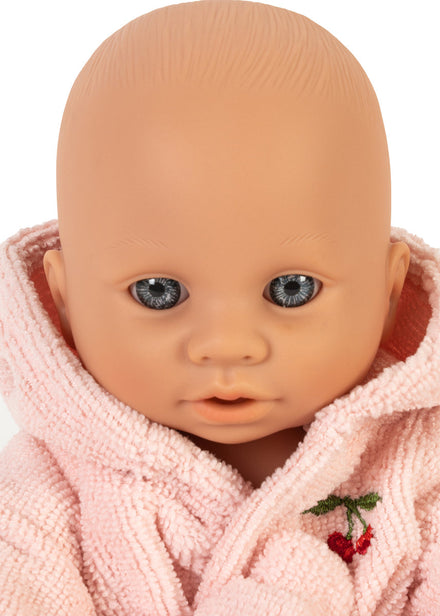 Konges Sløjd Pop Isola Doll Bath Set Cherry, zesde productfoto op witte achtergrond