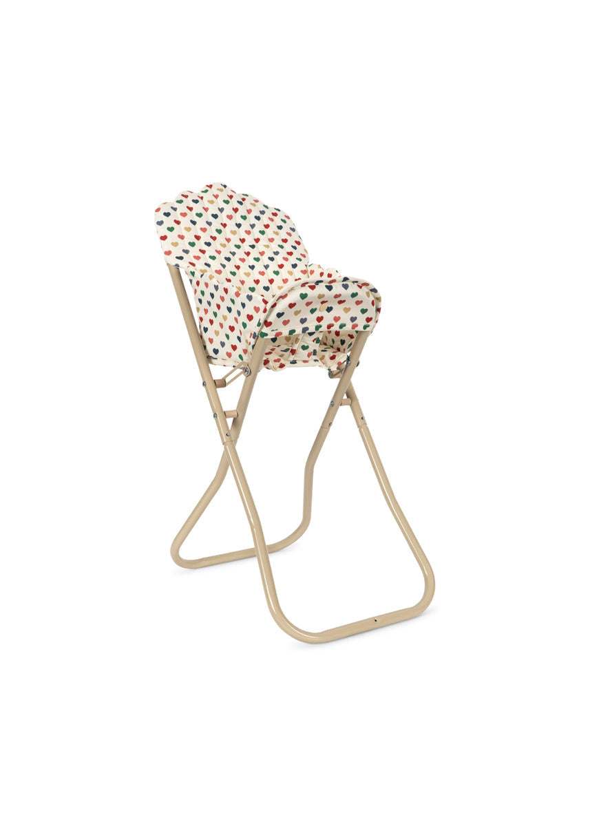 Konges Sløjd Poppenstoel Doll High Chair Coeur Coloré, poppenstoel op witte achtergrond