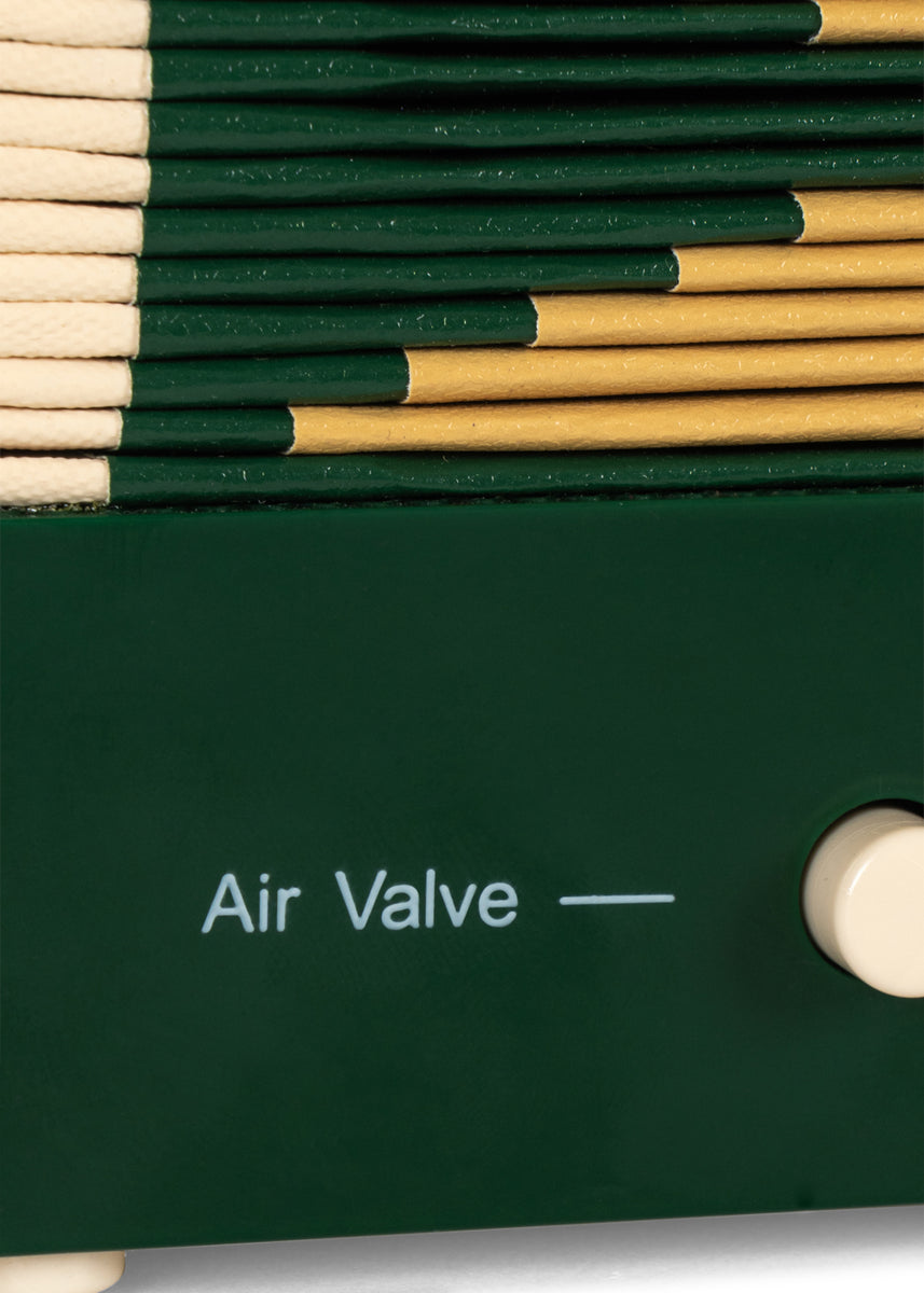 Konges Sløjd Muziekspeelgoed Harmonica Green, vijfde productfoto op witte achtergrond