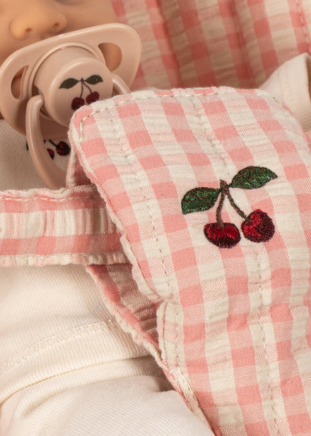 Konges Sløjd Poppenset Poppy Doll Stroller Set Pink Check, vierde productfoto op witte achtergrond