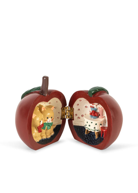 Konges Sløjd Decoratie Mini Cherry Surprise House Cherry, tweede productfoto op witte achtergrond