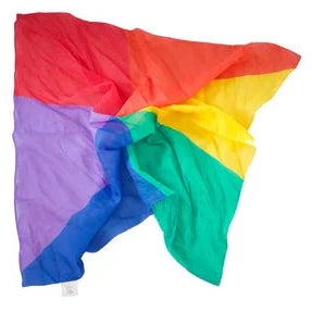 Pit & Play Regenboog Speeldoek 75x75cm in regenboogkleuren, van 100% katoen, verkrijgbaar bij De Gele Flamingo