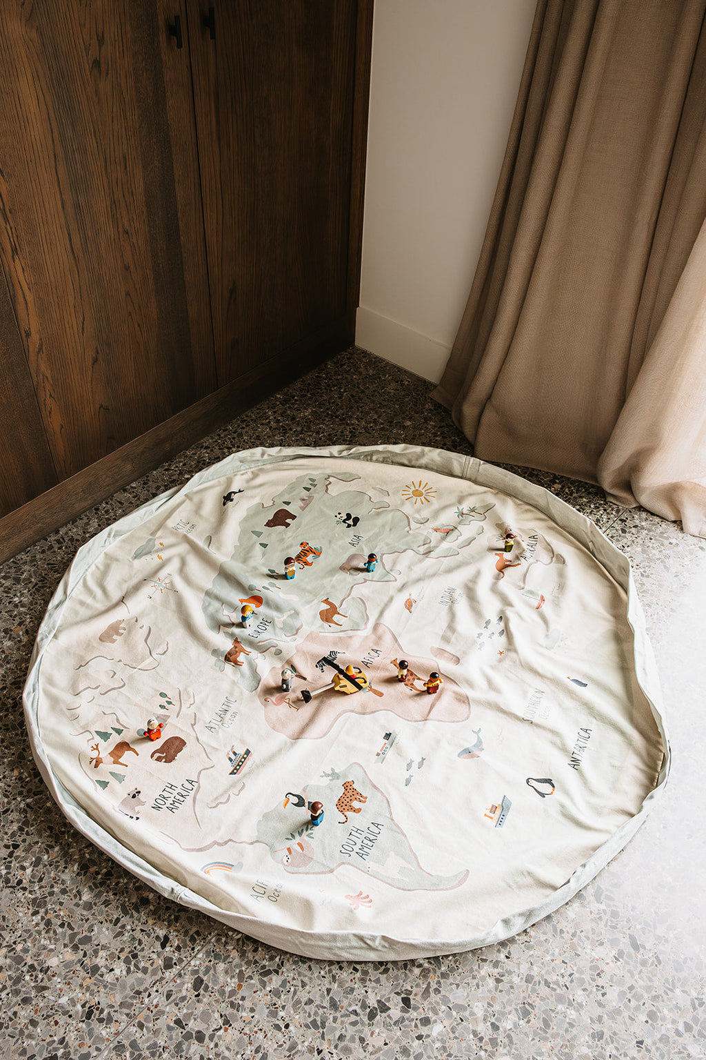 Play & Go Opbergzak & Speelmat | Wereldkaart Kleur