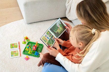 Smartgames Hans & Grietje 60 Opdrachten, sfeerbeeld van het spel in gebruik