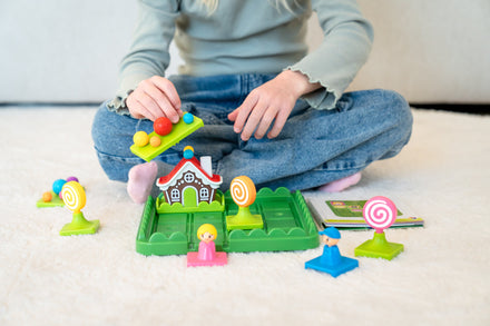 Smartgames Hans & Grietje 60 Opdrachten, tweede sfeerbeeld van het spel in gebruik