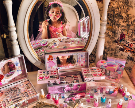 Souza Prinsessen Verkleedset Rose Roze Geschenkdoos, kind speelt in de roze prinsessenjurk