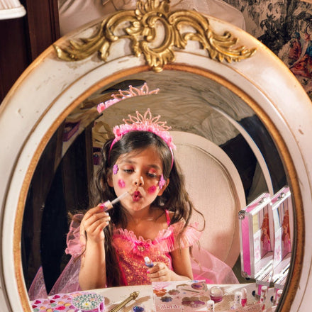 Souza Prinsessen Verkleedset Rose Roze Geschenkdoos, kind draagt de roze prinsessenjurk
